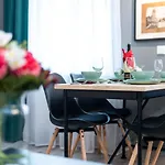 Deluxe Old Town By Renters * Posen