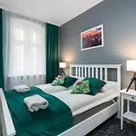 Deluxe Old Town By Renters Apartment Posen