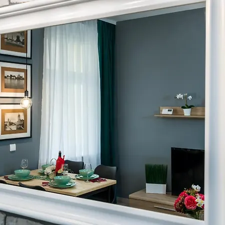 Deluxe Old Town By Renters Apartment *