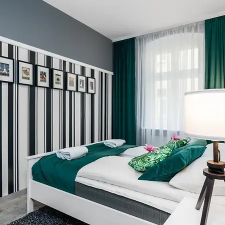 Deluxe Old Town By Renters *